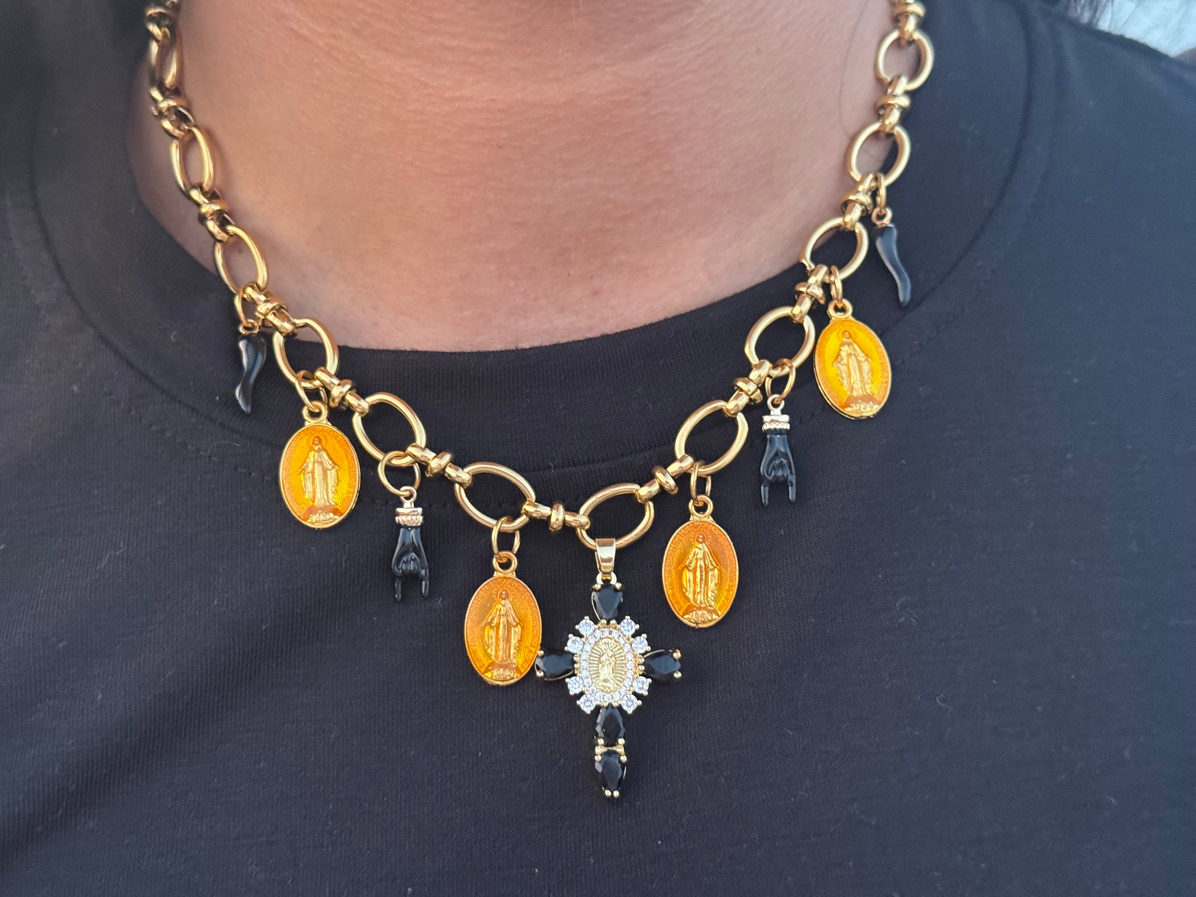 Collier Sancta