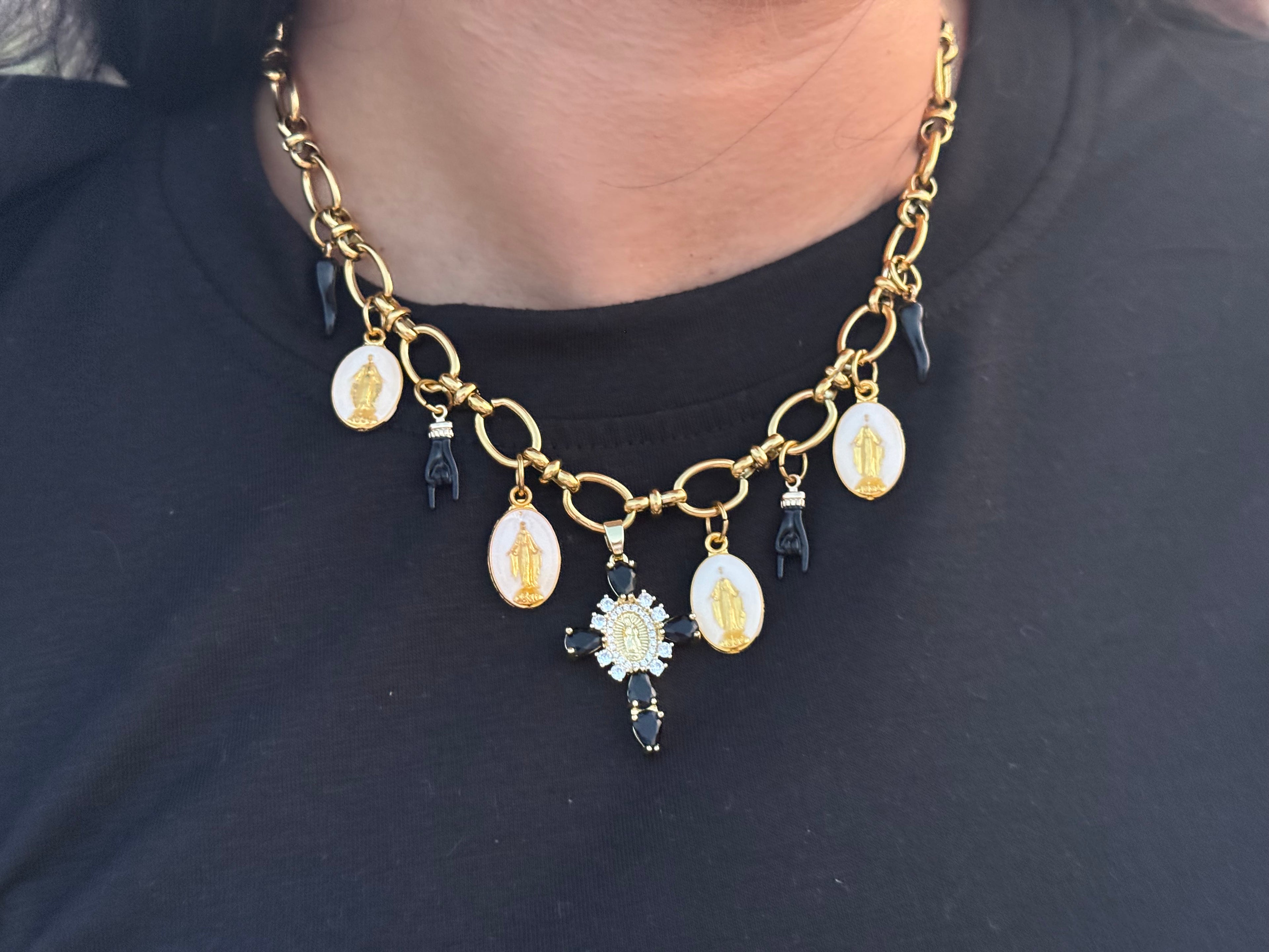 Collier Sancta