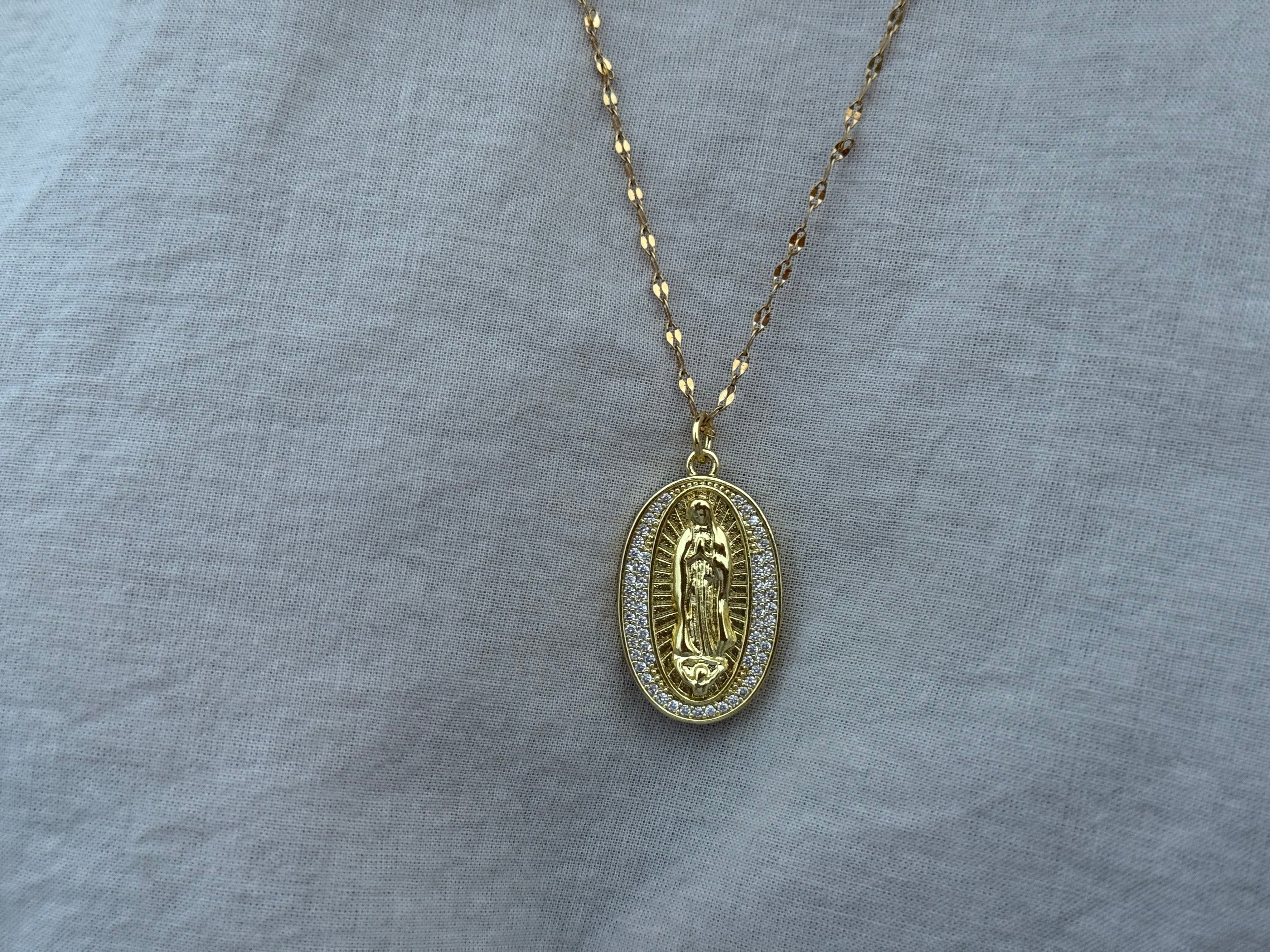 Collier Holy